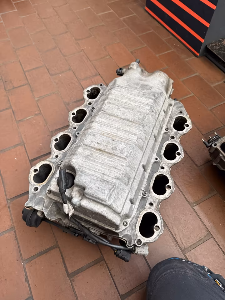 E63 AMG M156 Intake Manifold - Image 4