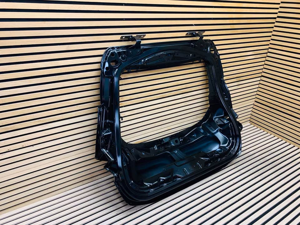 Ferrari Purosangue Tailgate - Image 3