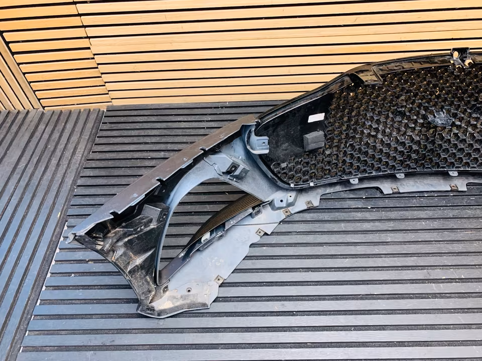 Aston Martin DBS Carbon Fiber Hood Front Bumper Fenders - Image 7