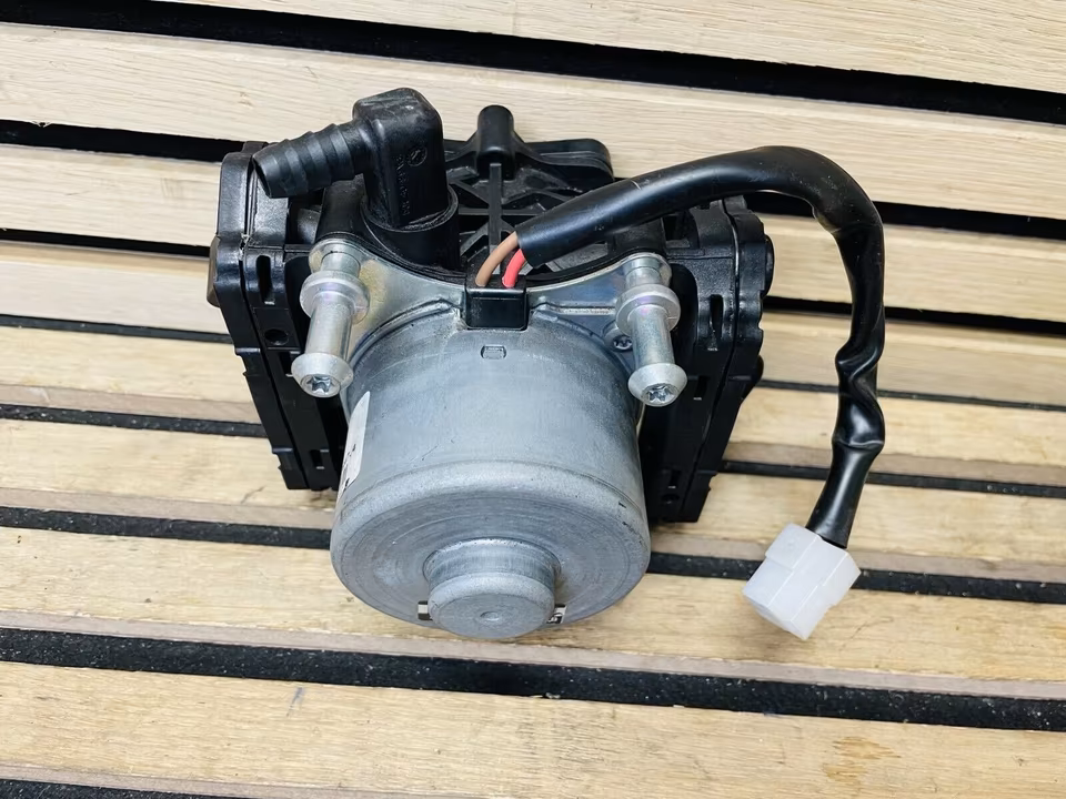 McLaren 570s Lift System Pump - Image 3