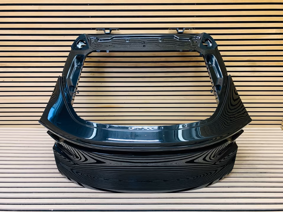 Ferrari Purosangue Tailgate - Image 8