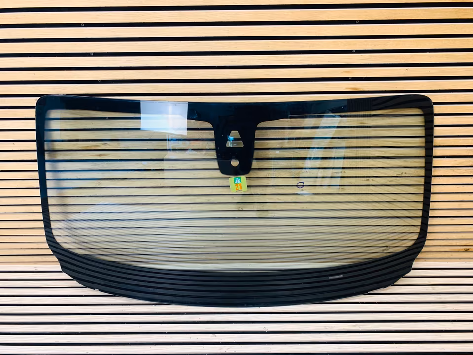 Rolls Royce Wraith Windshield Windscreen Front - Image 7