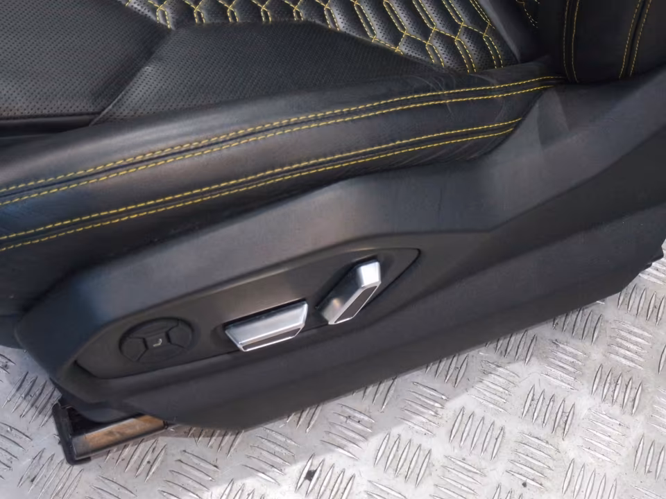 Lamborghini Urus Seats Seat Interior Door Trim - Image 7