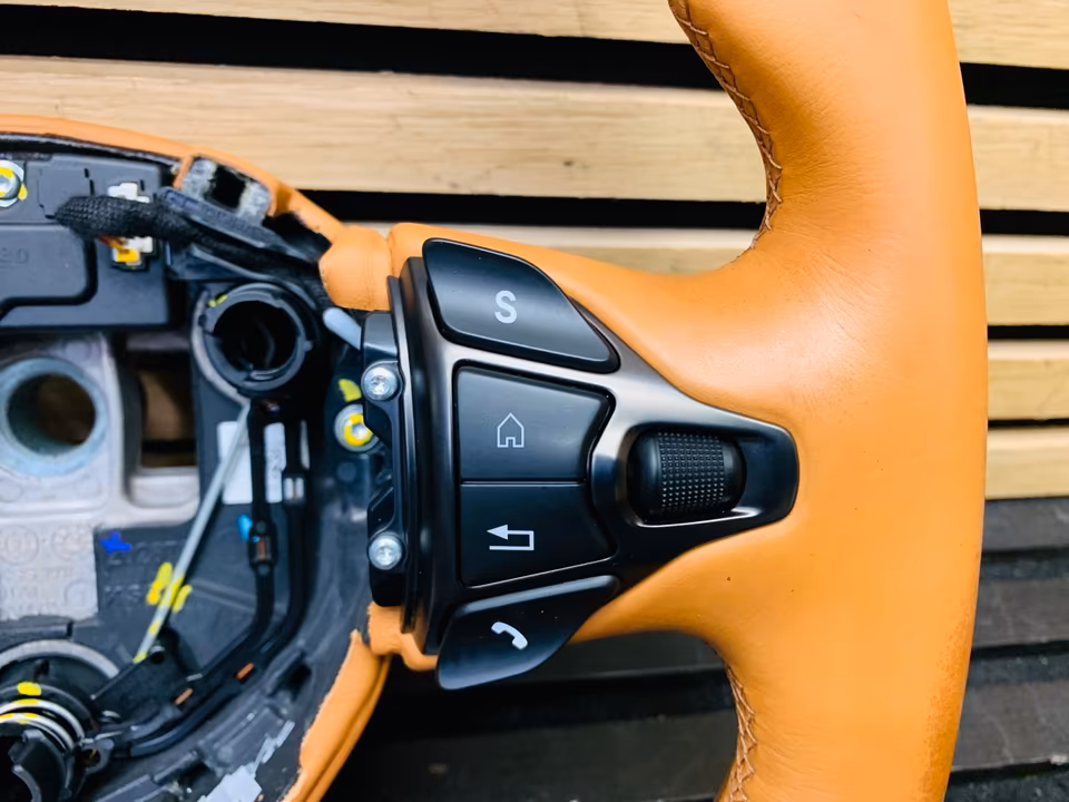 Aston Martin DBS Superleggera Carbon Steering Wheel NY633600DAW - Image 5