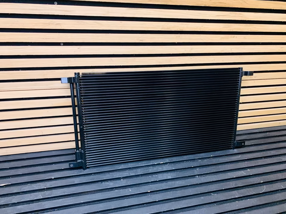 Aston Martin Vantage DBS Rapide Radiator Air - Image 4