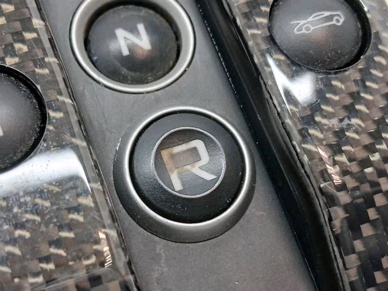 McLaren 650S Spider 14-17 center console carbon - Image 9