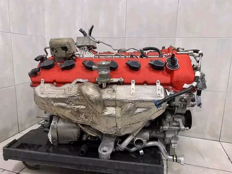FERRARI PUROSANGUE V12 engine 725 hp - Image 7