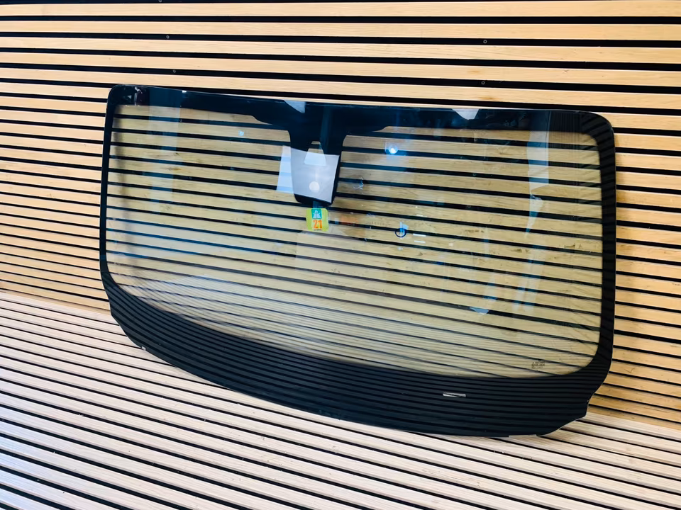 Rolls Royce Wraith Windshield Windscreen Front - Image 8