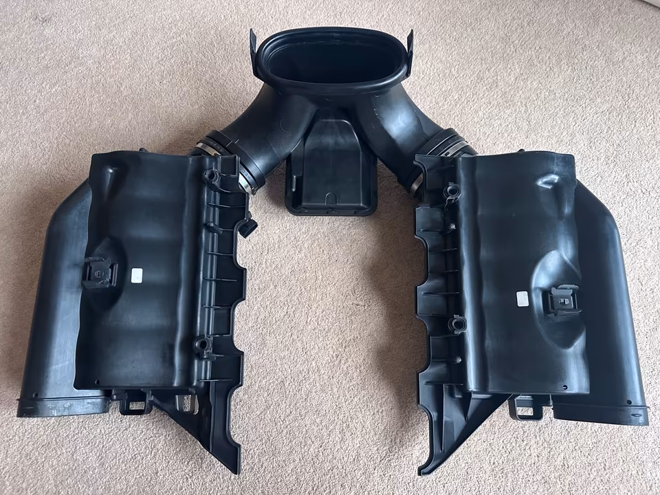 Intake Manifold and Air Filter Box Mercedes Benz 63 AMG M156 - Image 4