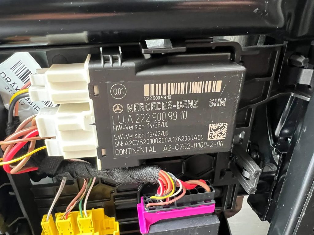 Mercedes-Benz S-Class W222 Front Seat - Image 6