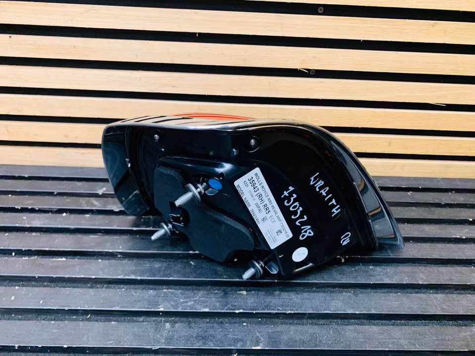 Rolls Royce Wraith Rear Light Rear Light Left Right 7303217 218 - Image 2