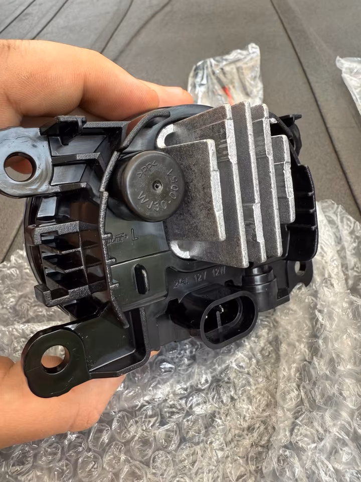 Maserati Levante Fog Lights Black Fog Lights - Image 3