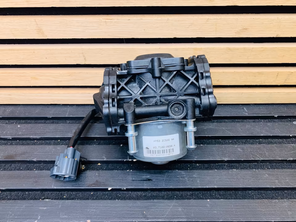 Aston Martin DB11 pump HY532C506AA - Image 5