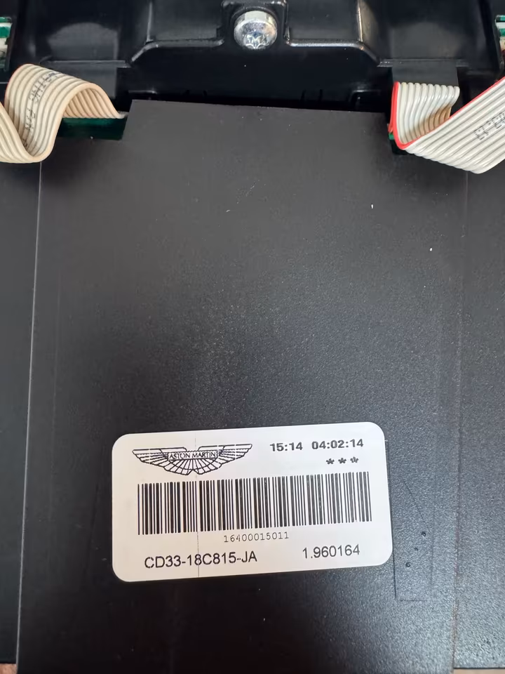 Aston Martin Rapide / Vantage / DB9 center console - Image 4