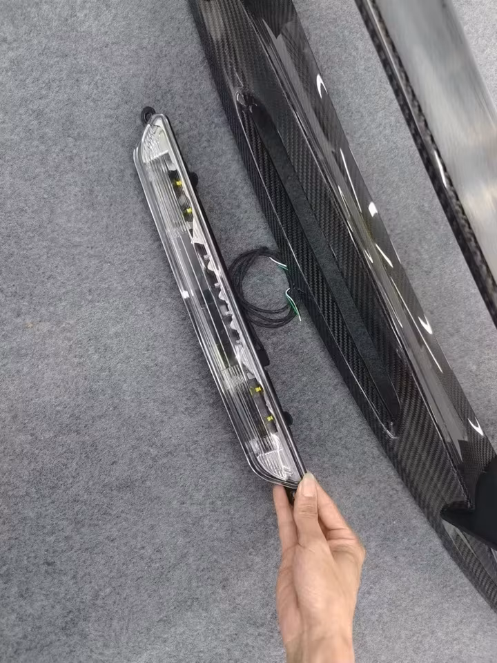 Mercedes-Benz AMG GTS GTS GTR GTC Roadster LED Rear Spoiler - Image 3