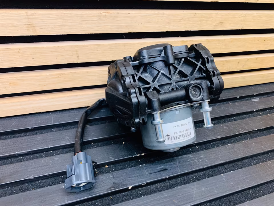 Aston Martin DB11 pump HY532C506AA - Image 6