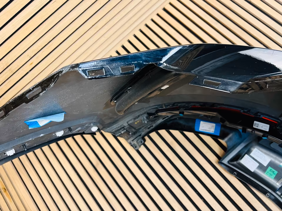 Lamborghini Urus Rear Bumper Tailpipes Diffuser - Image 9