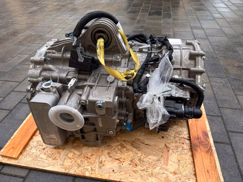 McLaren 600 LT Transmission Automatic 13GA015RP - Image 7