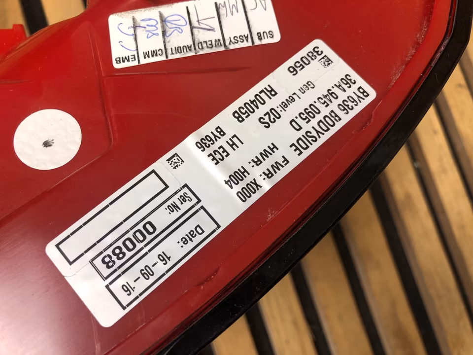 Bentley Bentayga Tail Light Tail Light - Image 4