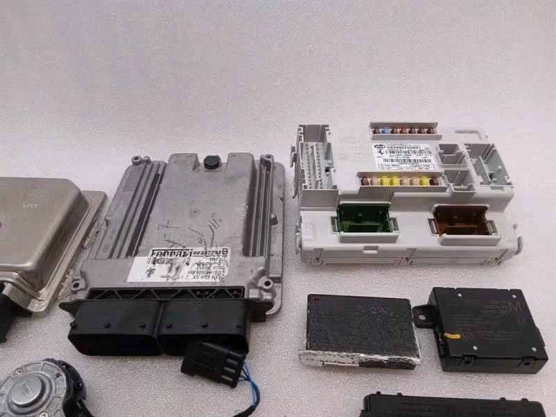 FERRARI GTC4 LUSSO T 3.9 V8 F151M Engine Control Unit+Key - Image 9