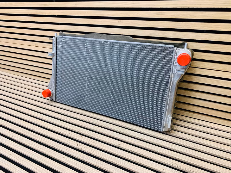 Aston Martin Vanquish Water Cooler Radiator CD338W000BB