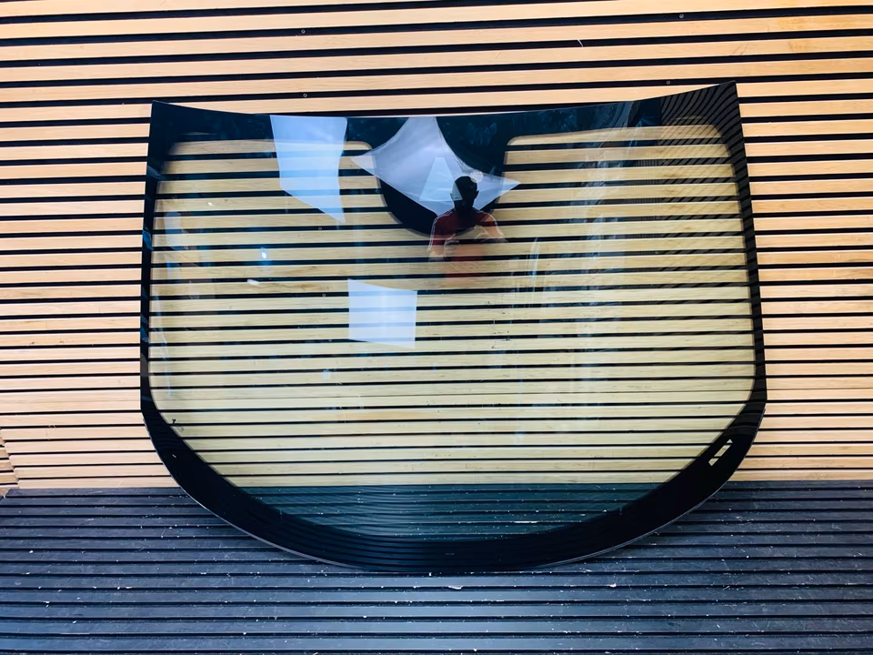 Ferrari Purosangue Windshield - Image 7