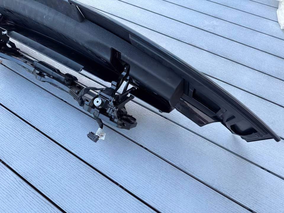 Porsche Panamera 971 GTS active rear spoiler complete | Original - Image 8