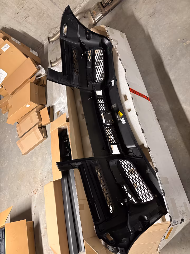 Rolls Royce Cullinan Front Bumper Black Badge - Image 3