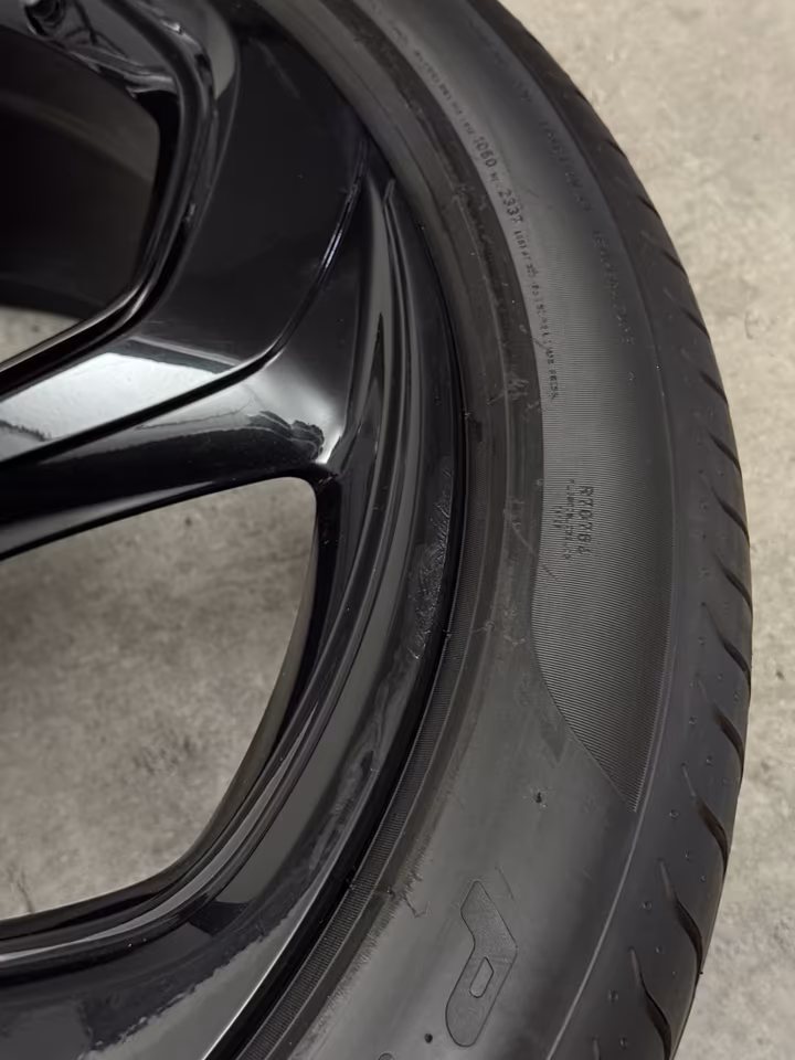 Bentley Bentayga 4V1 Wheels Set Wheels Set 22" - Image 6