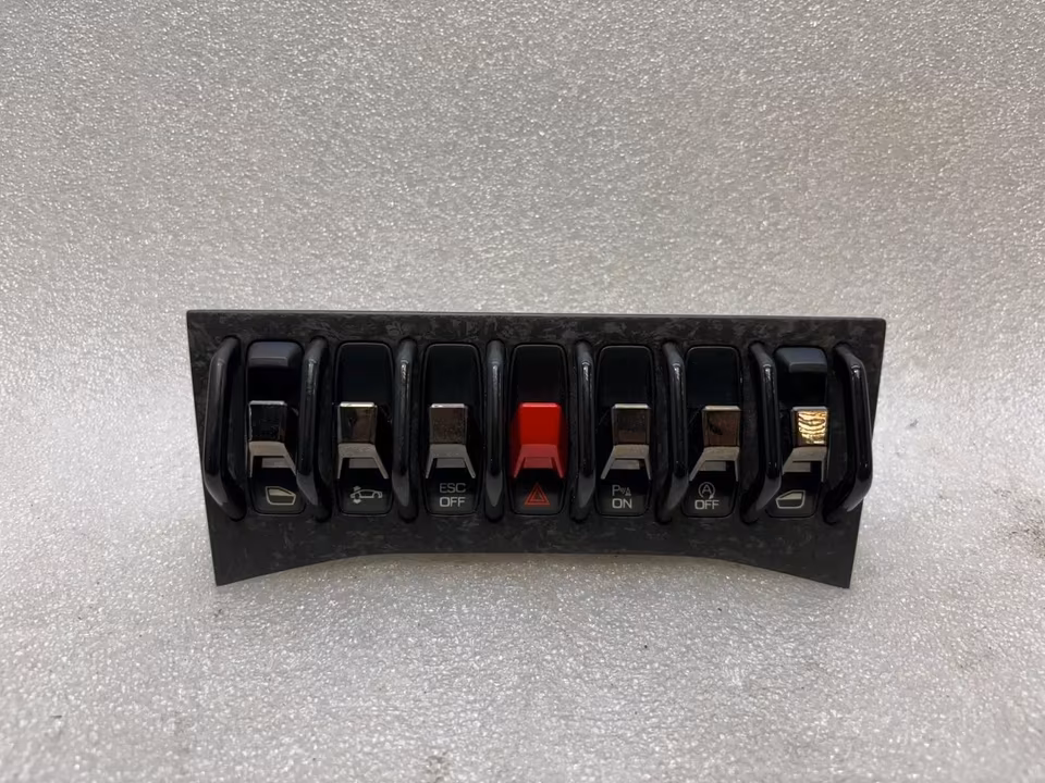 LAMBORGHINI HURACAN PERFORMANTE INTERIOR CARBON KIT - Image 18