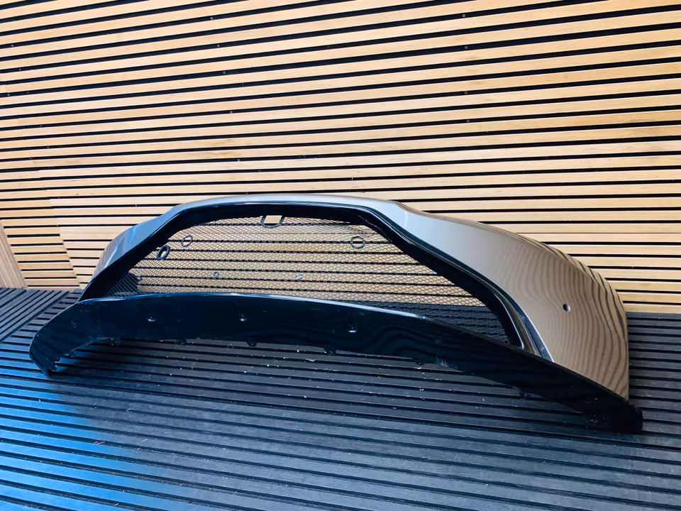 Aston Martin Vantage Front Bumper KY6317626AA - Image 5