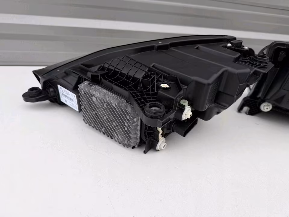 LAMBORGHINI REVUELTO HEADLIGHTS SET NEW - Image 3