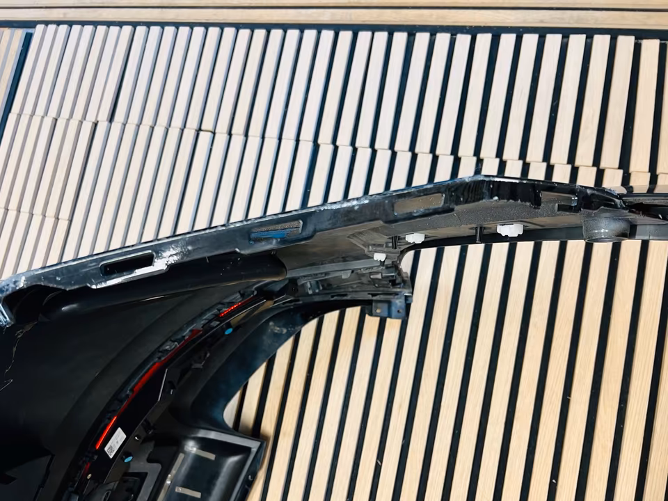 Lamborghini Urus Rear Bumper Tailpipes Diffuser - Image 6