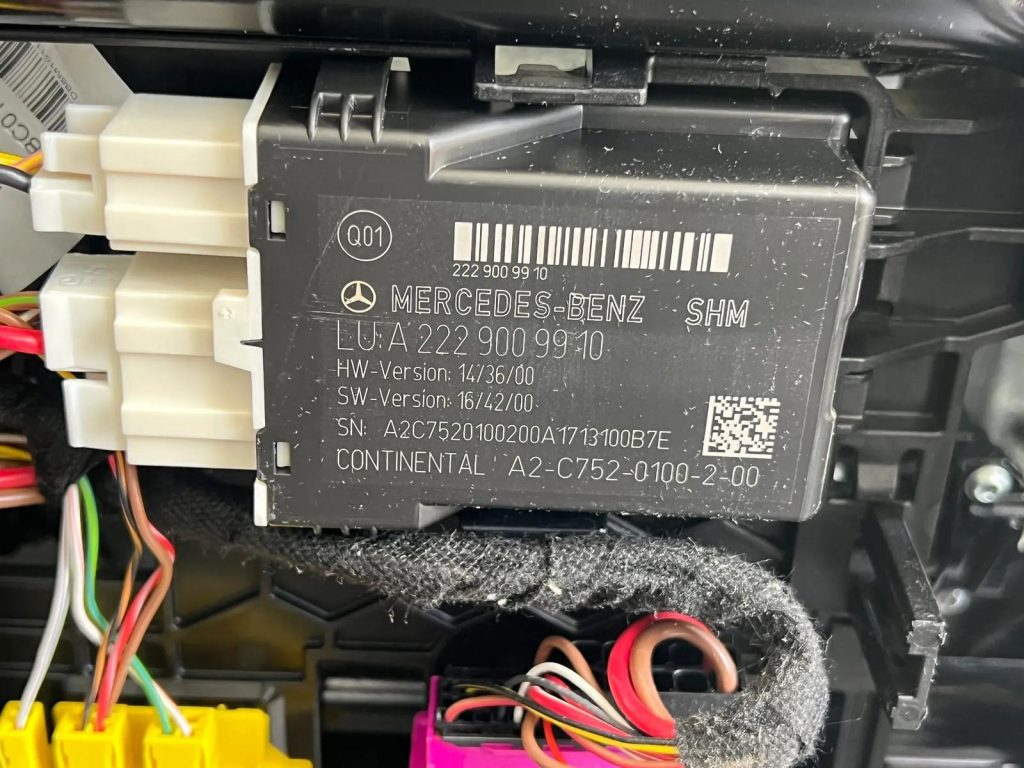 Mercedes-Benz S-Class W222 Front Seat Leather - Image 8