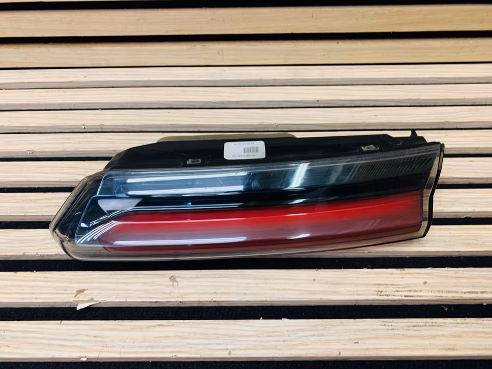 Lamborghini Urus Tail Light Tail Light USA 4ML945069A 4ML945071A - Image 4