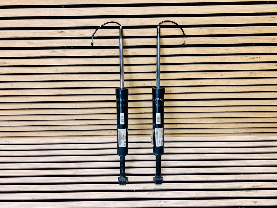 Maserati Levante Rear Shock Absorber 6700374390 - Image 5