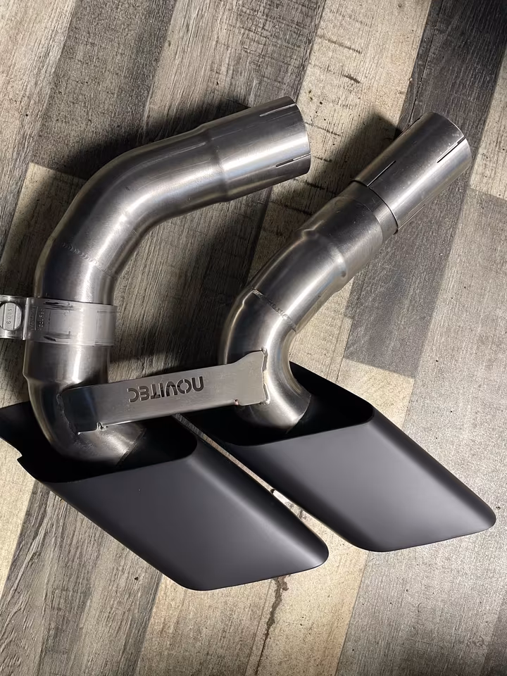 Lamborghini Urus Novitec Esteso exhaust gas trims original - Image 3