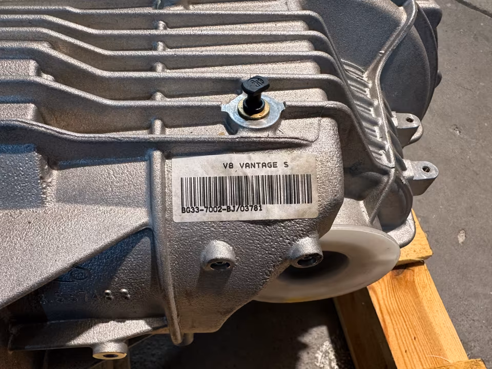 Aston Martin V8 Vantage Gertiebe BG33-7002-BJ / 2000km - Image 11