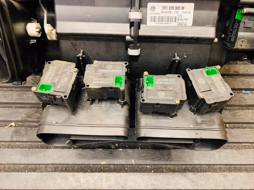 Bentley GT Heater Box Air Conditioner Heater 3D1820003M - Image 5