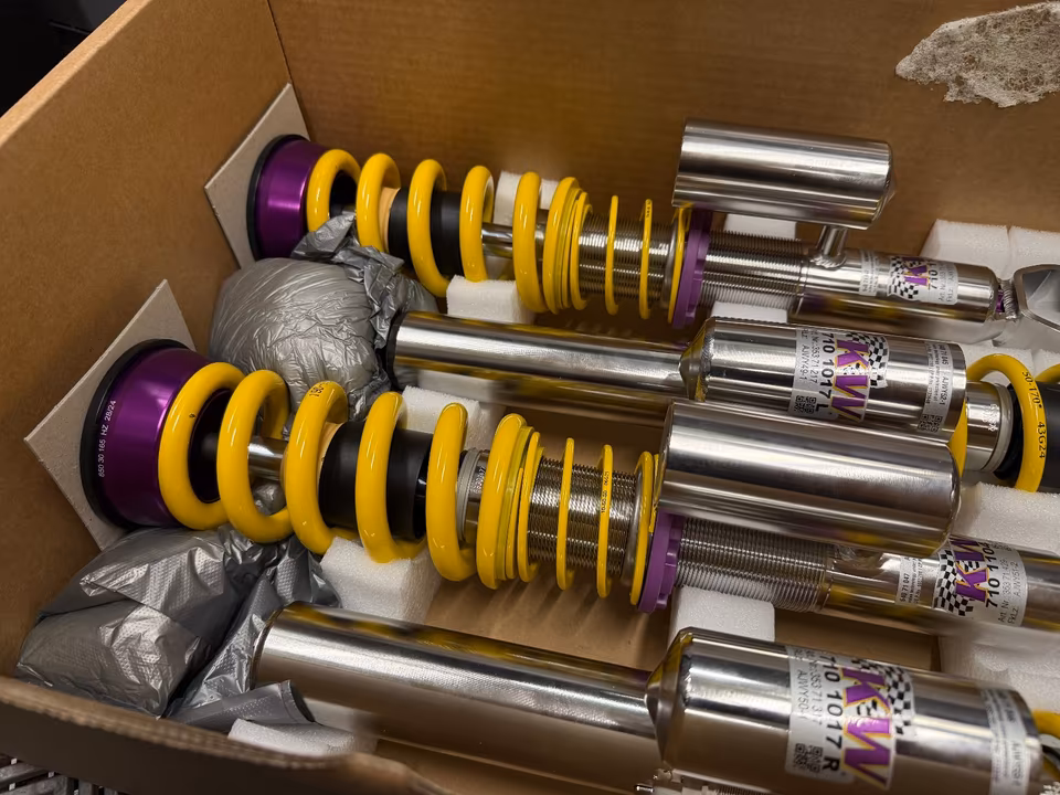 KW Coilover Suspension V3 PORSCHE 911 997 GT2 incl. RS – 35271036 - Image 4
