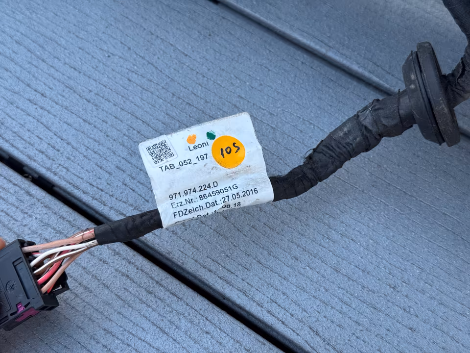 Porsche Panamera 971 GTS active rear spoiler complete | Original - Image 5