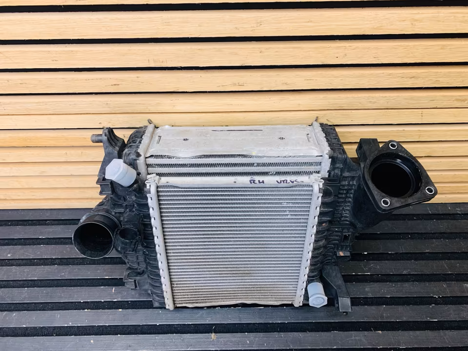 Lamborghini Urus Radiator Right 4M0145804BT 4M0121218G - Image 5