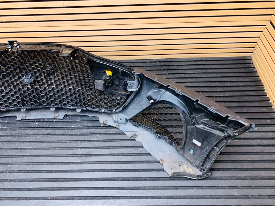 Aston Martin DBS Carbon Fiber Hood Front Bumper Fenders - Image 6