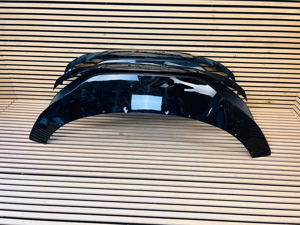 Aston Martin DB11 rear bumper/valance HY5317E955AK