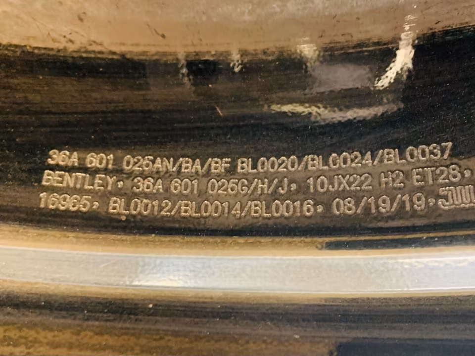 Bentley Bentayga Alloy Wheel Set 22 Inch 36A601025AN - Image 2