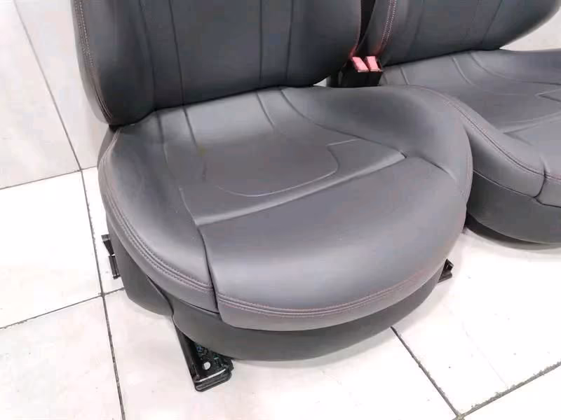 FERRARI PORTOFINO F164 Charcoal Leather Seats - Image 6