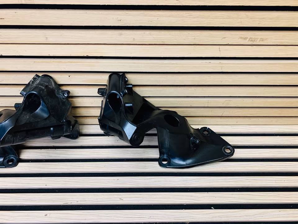 McLaren 570s Hinge Door Left Right 13A6364CP 13A6367CP - Image 5