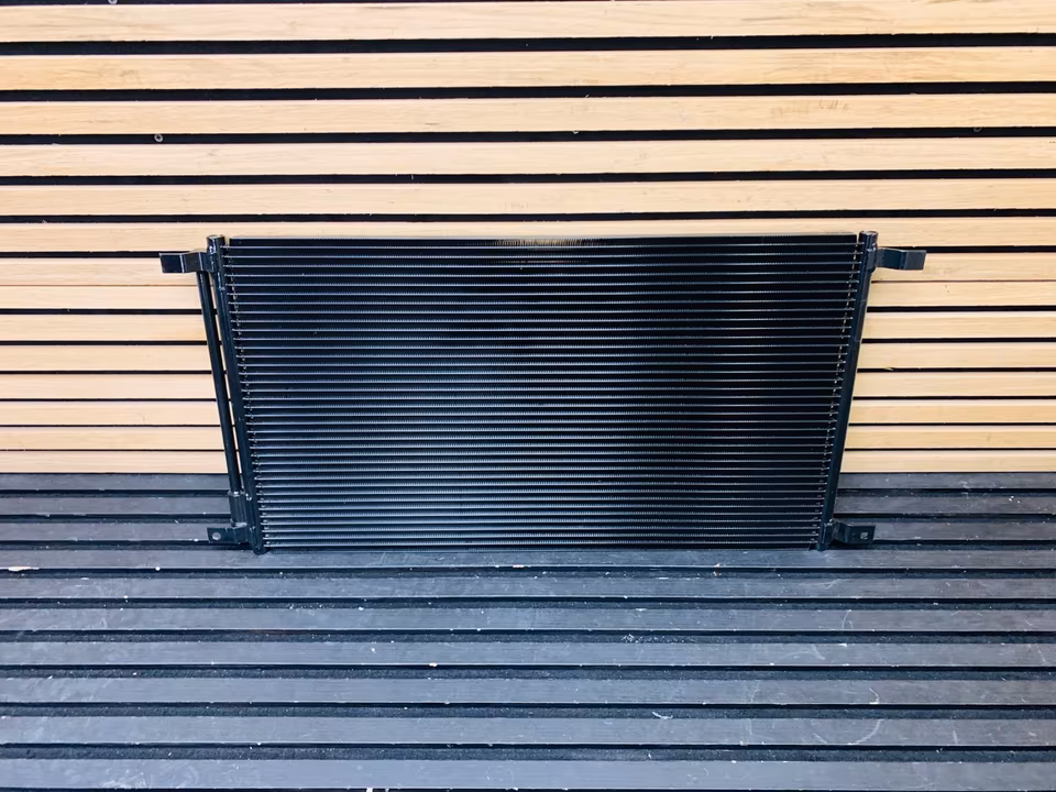 Aston Martin Vantage DBS Rapide Radiator Air - Image 5