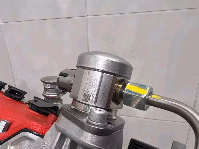 FERRARI PUROSANGUE V12 engine 725 hp - Image 3