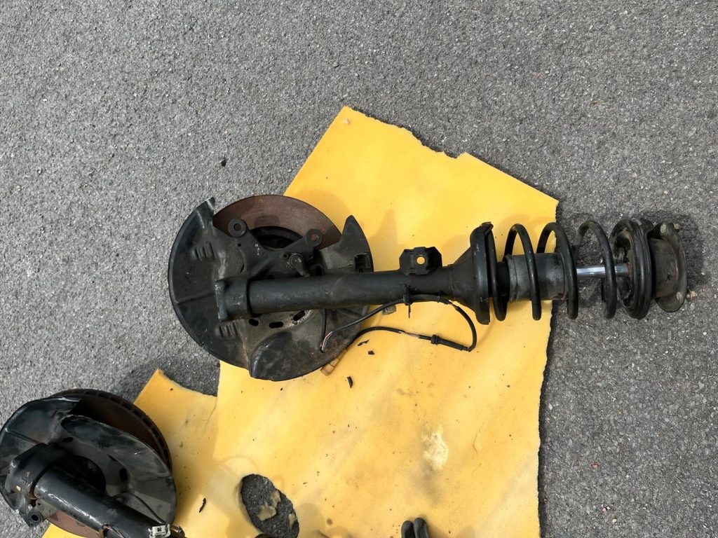 BMW E30 M3 Shock Absorbers - Image 9